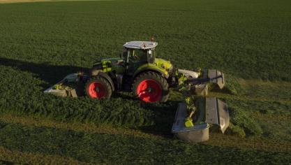 Le record a été battu grâce à un rendement horaire de 17,6
ha/h.