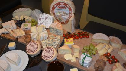 Le Belge achète du fromage en moyenne 46
fois par an. Toutefois, les fromages belges ne représentent, en moyenne, que 11 de ces achats.