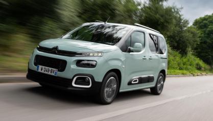 Le comportement routier fait un bond en avant.  Au volant, les sensations de conduite sont proches de celles d’une SUV.