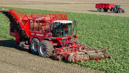 Sous le capot de l’arracheuse Beet Eater, on retrouve un moteur Mercedes MTU de 633
ch.