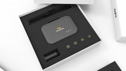 Le Kit TLC Plus se compose de quatre capteurs (à monter sur les valves des pneus) et d’une « passerelle » pour la transmission des données, des capteurs vers les appareils mobiles.