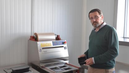 Pour Alain De Bruyn, président d’Agrinew, les tarifs appliqués pour les producteurs  pour l’usage des installations et du matériel seront répartis entre un prix fixe   par local utilisé et un prix variable en fonction du nombre de contenants utilisés.