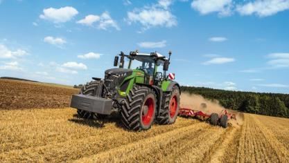 Le nouveau Fendt 900 Vario permet au constructeur allemand de s’imposer  dans la catégorie « tracteur XL » mais aussi de mettre la main sur le prix du public.