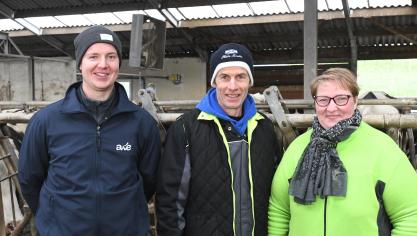 Tom, Patrick et Paulette Duizings s’organisent de sorte que le travail puisse être géré  par deux personnes. Cela leur permet de pouvoir tenir leurs engagements  à l’extérieur de la ferme.