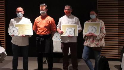 En raison des mesures sanitaires, seuls quelques producteurs sont repartis avec leur prix  à l’issue du concours. Les autres l’ont reçu plus tard, à la ferme ou dans leur atelier.