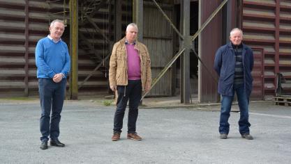 De gauche à droite, et dans le respect des distances de sécurité : Benoît Otjacques, directeur,  Frank D’Haemer, président, et Jean-Pierre Dereycke, vice-président de la coopérative Alliance Blé.