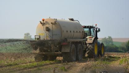 Le lisier est un véritable or brun, disposant d’un important  potentiel fertilisant à valoriser en prairies et grandes cultures.