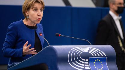 «Outre un financement adéquat, il faut donc rendre le métier d’agriculteur plus attractif pour favoriser l’installation des jeunes» indique l’eurodéputée démocrate-chrétienne  française Anne Sander.