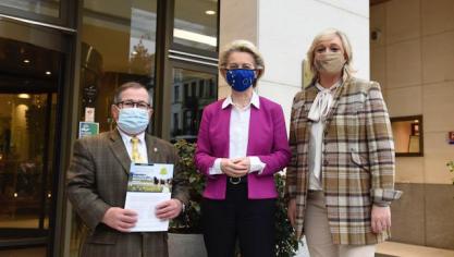 Marc Wentein, Ursula von der Leyen et Hilde Vautmans.