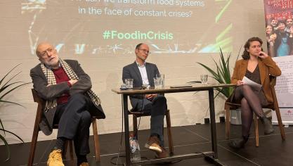 Carlo Petrini (à gauche) et Olivier de Schutter (au centre) on tous les deux plaidé  pour une réorientation de nos systèmes alimentaires vers l'agroécologie.