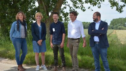 Accompagnés de la ministre Tellier (deuxième à partir de la gauche), les cofondateurs  du Brioaa ont dévoilé leur projet, avec l’objectif de partager leurs connaissances  avec l’ensemble de la communauté agricole.