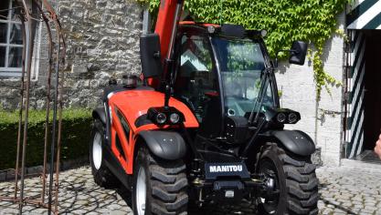 L’ULM ou Ultra Light Manitou, nouveau modèle de télescopique ultra-compacte   pouvant prendre place dans une remorque.
