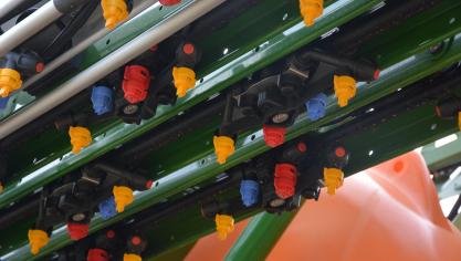 Si le but est d’atteindre une réduction de l’usage des pesticides de 50 % à l’échelle  européenne, chaque État membre aura un objectif différent pondéré en fonction  des progrès historiques déjà réalisés en la matière et de l’intensité d’utilisation.