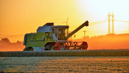 combine-harvester-7389472