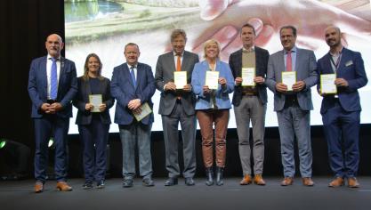 Différents représentants politiques ont quitté Agribex avec, dans les mains,  les « Recommandations politiques pour l’avenir » rédigées par Fedagrim.