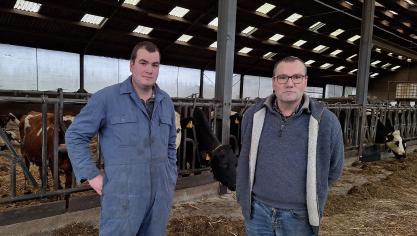 Jean et son père Geert connaissent bien les difficultés liées à l’agriculture biologique, puisque l’entièreté de l’exploitation familiale est certifiée depuis 2020.