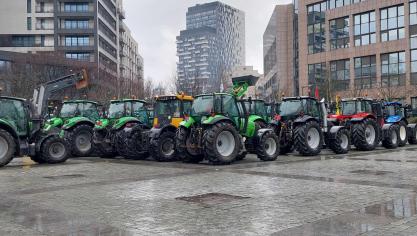 le Conseil Agriculture de ce lundi se réunissait sous la pression de plusieurs centaines d’agriculteurs venus en tracteur manifester au cœur du quartier européen.