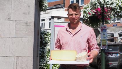 Stéphane Blistin produit deux types de fromages :«Le vieux chêne»,un fromage à pâte pressée cuite et «La douceur turquoise»,un bleu doux et crémeux.