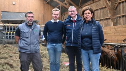 De gauche à droite : Thomas Bertin, Jules Corstjens, Bernard Christiaens et Leen Hypacie nous parlent des avantages de cette technique.