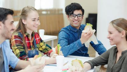 Une carte de réduction pour faciliter l’accès aux produits de qualité pour les étudiants.