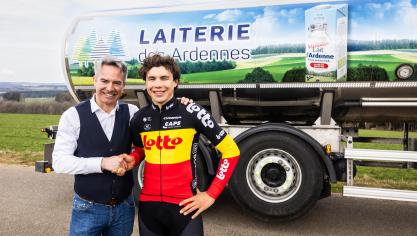 Louis Ska, directeur général accompagné de Arnaud de Lie.