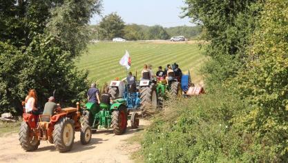 Entre autres activités, une balade  en tracteur figure au programme.