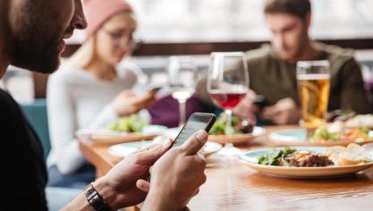 Les citoyens peuvent vérifier rapidement et facilement le score d’une entreprise en matière de sécurité alimentaire.