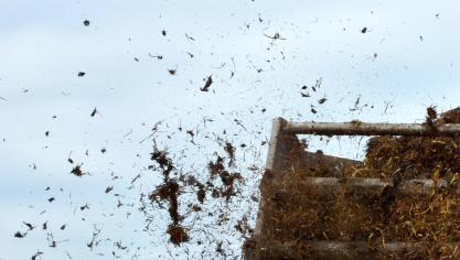 Hors zone vulnérable, seul l’épandage de fertilisants organiques lents est permis sur sol gelé.