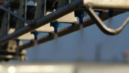 Lorsqu’une technique de pulvérisation anti-dérive reconnue est utilisée, il est possible de combiner cette technique avec des buses reconnues à 0 % ou 50 %, l’effet étant cumulatif.