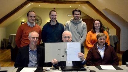 La nouvelle convention a été signée le 17 décembre par le manager de Seed@bel,  Marc Ballekens (au centre) et les représentants des expérimentateurs  impliqués dans le réseau Varmabel.
