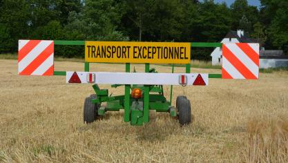 Divers acteurs du monde agricole ont, notamment,  été consultés avant de remodifier les règles  relatives au transport exceptionnel.