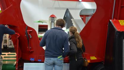 Que ce soit aux côtés de leur mari ou en tant que cheffe d’exploitation, les femmes jouent  un rôle prépondérant en agriculture. Ce prix les mettra à l’honneur !