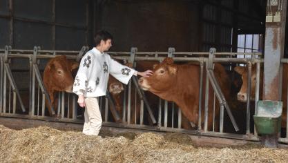 Dans ce projet, Marie-Paule Detelle ne se voit ni comme soignante, ni comme animatrice au sens strict, mais comme une présence parmi d’autres, attentive, disponible, capable d’ajuster sans imposer.