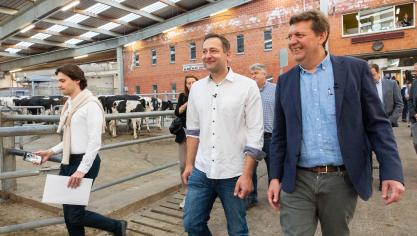Dans la filière viande, où la structure industrielle est très concentrée dans certains pays du Mercosur,  la redistribution des quotas pourrait favoriser  mécaniquement les acteurs les plus puissants note Benoît Cassart, ici avec le commissaire Hansen.