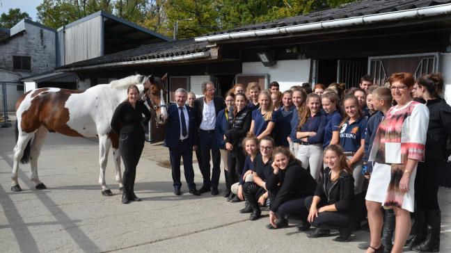 Le ministre Collin a présenté le programme du 1 er  Week-end du cheval en Wallonie dans les infrastructures de l’Ecole provincial d’équitation et d’élevage de Gesves.