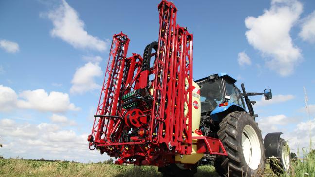 Les pulvérisateurs Master Plus peuvent être livrés soit avec terminal Hardi HC 8600 ou HC 9600, soit en tant que pulvérisateur Isobus-ready que l’agriculteur peut utiliser avec un terminal Isobus existant.