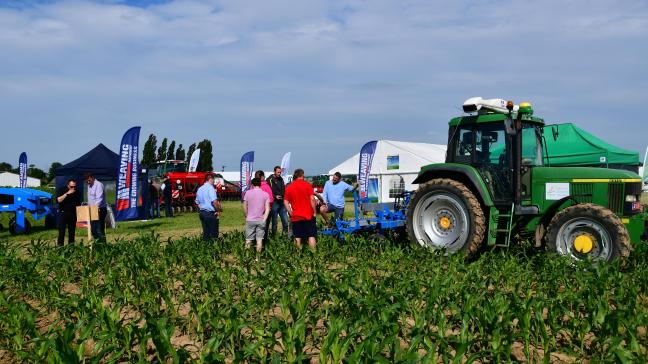 Vue très partielle de la plateforme de 7 ha dédiée au Festival de l’agriculture de conservation à Ligny.