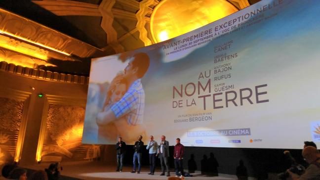 En France, «Au nom de la terre» enregistrait déjà près de 500.000 entrées après seulement une semaine de présence en salles. En Belgique, le film est sorti ce mercredi.