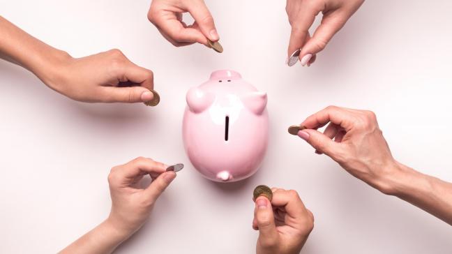 La façon le plus facile de donner un certain montant est de le virer. Les donations par virement bancaire ne sont pas soumises à l’obligation d’enregistrement et le bénéficiaire ne doit donc pas payer de droit de donation.