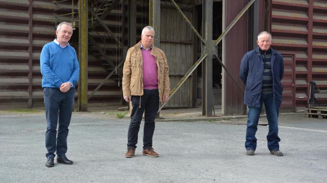 De gauche à droite, et dans le respect des distances de sécurité : Benoît Otjacques, directeur,  Frank D’Haemer, président, et Jean-Pierre Dereycke, vice-président de la coopérative Alliance Blé.