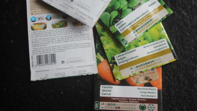 Les paquets de semences nous donnent beaucoup d'informations précieuses. En les respectant, nous augmentons nos chances de réussite.