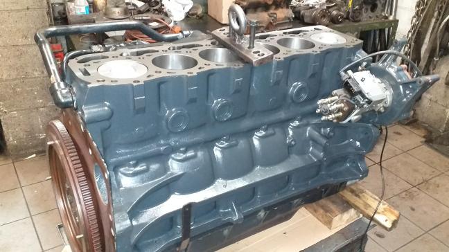 Ce bloc-moteur a été totalement rénové, avec notamment l’alésage des cylindres et la pose de nouveaux pistons et segments.