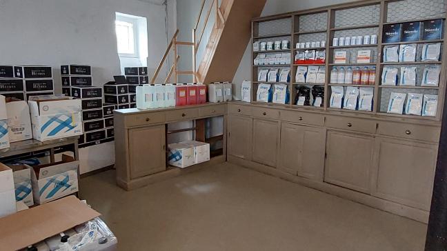 Le magasin à la ferme du Domaine des Hêtres accueille notamment un dépôt de produits œnologiques.