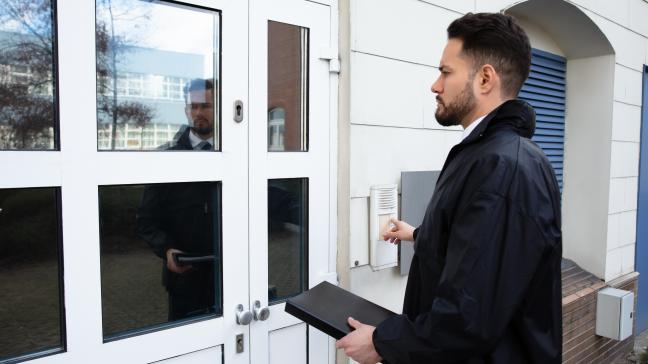 La signification d'un jugement est une procédure par laquelle la partie gagnante procès transmet officiellement à la partie adverse le jugement rendu.