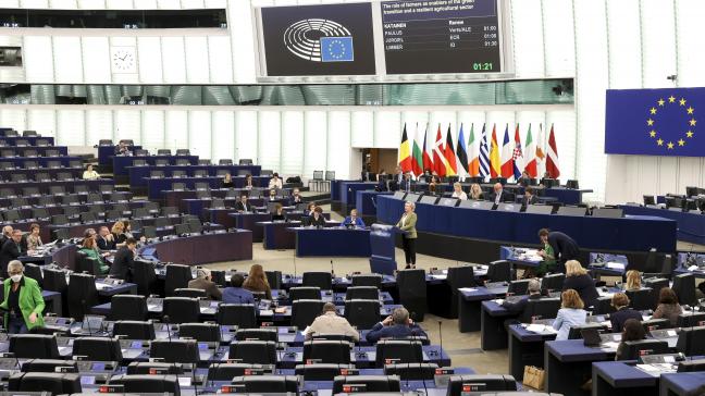 L’hémicycle plus que jamais éclaté entre son aile gauche et son aile droite durant le débat sur le rôle des agriculteurs dans la transition verte.