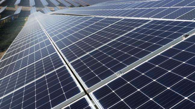Le gouvernement wallon doit se prononcer dans les prochaines semaines sur un projet d’installation de 20.000 panneaux photovoltaïques sur 30 hectares de terres agricoles