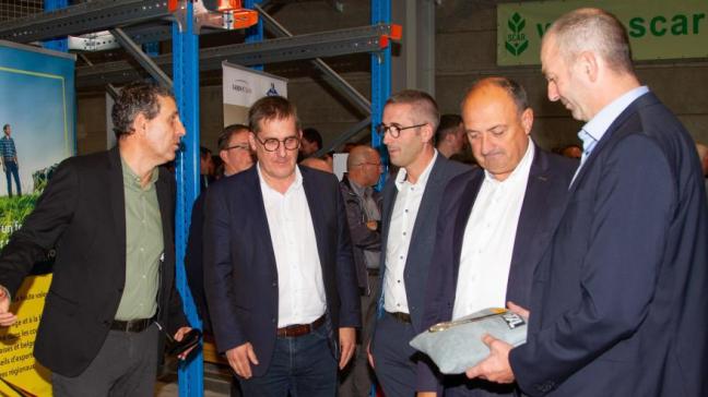 Eric Walin (à gauche) à l’occasion de l’inauguration des nouveaux bâtiments de la coopérative.
