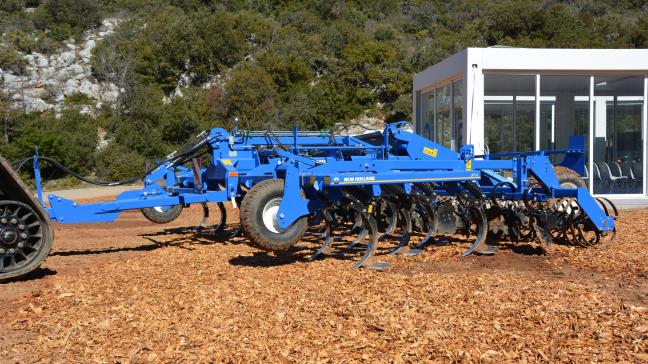 Les outils de travail du sol «bleu New Holland», c’est terminé!