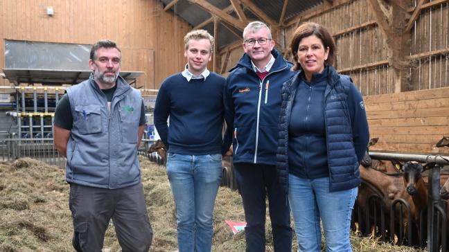 De gauche à droite : Thomas Bertin, Jules Corstjens, Bernard Christiaens et Leen Hypacie nous parlent des avantages de cette technique.