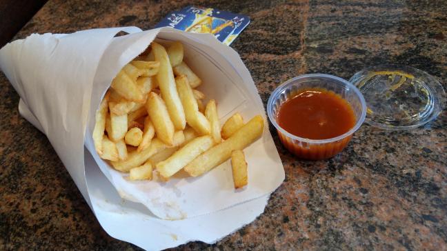 Un concours lancé sur les réseaux  sociaux par  l’Apaq-w permettra  à quatre gagnants  de remporter une  année de frites  gratuites.